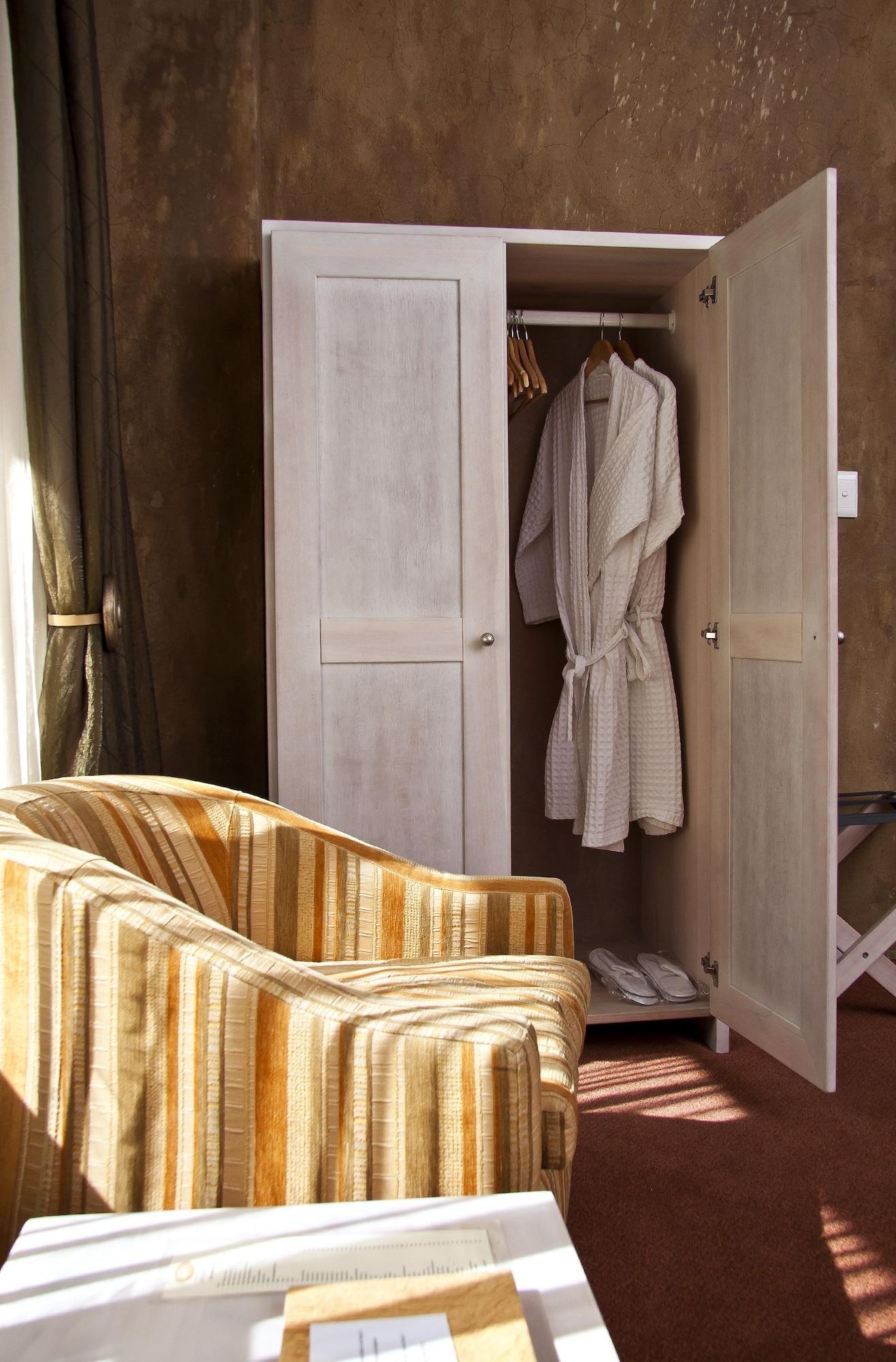 African Rock Hotel & Spa, A "Boutique Lifestyle Resort" Кемптън Парк Екстериор снимка