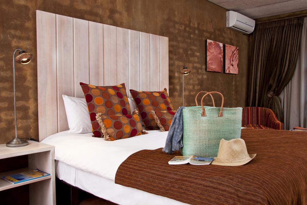 African Rock Hotel & Spa, A "Boutique Lifestyle Resort" Кемптън Парк Екстериор снимка